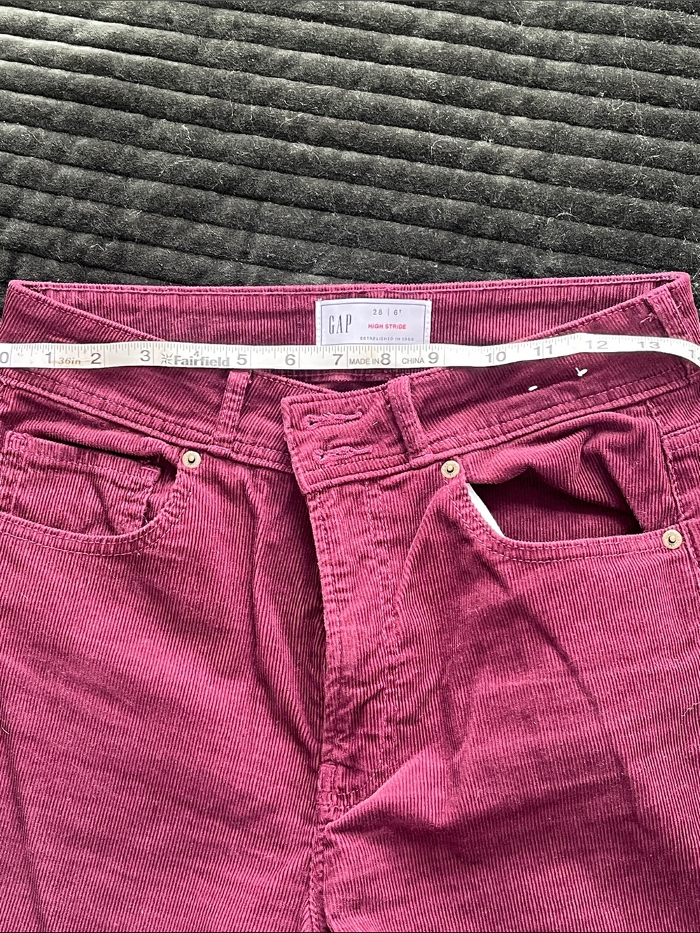 Gap High-Rise Wide-Leg Corduroy - Picture 2 of 8